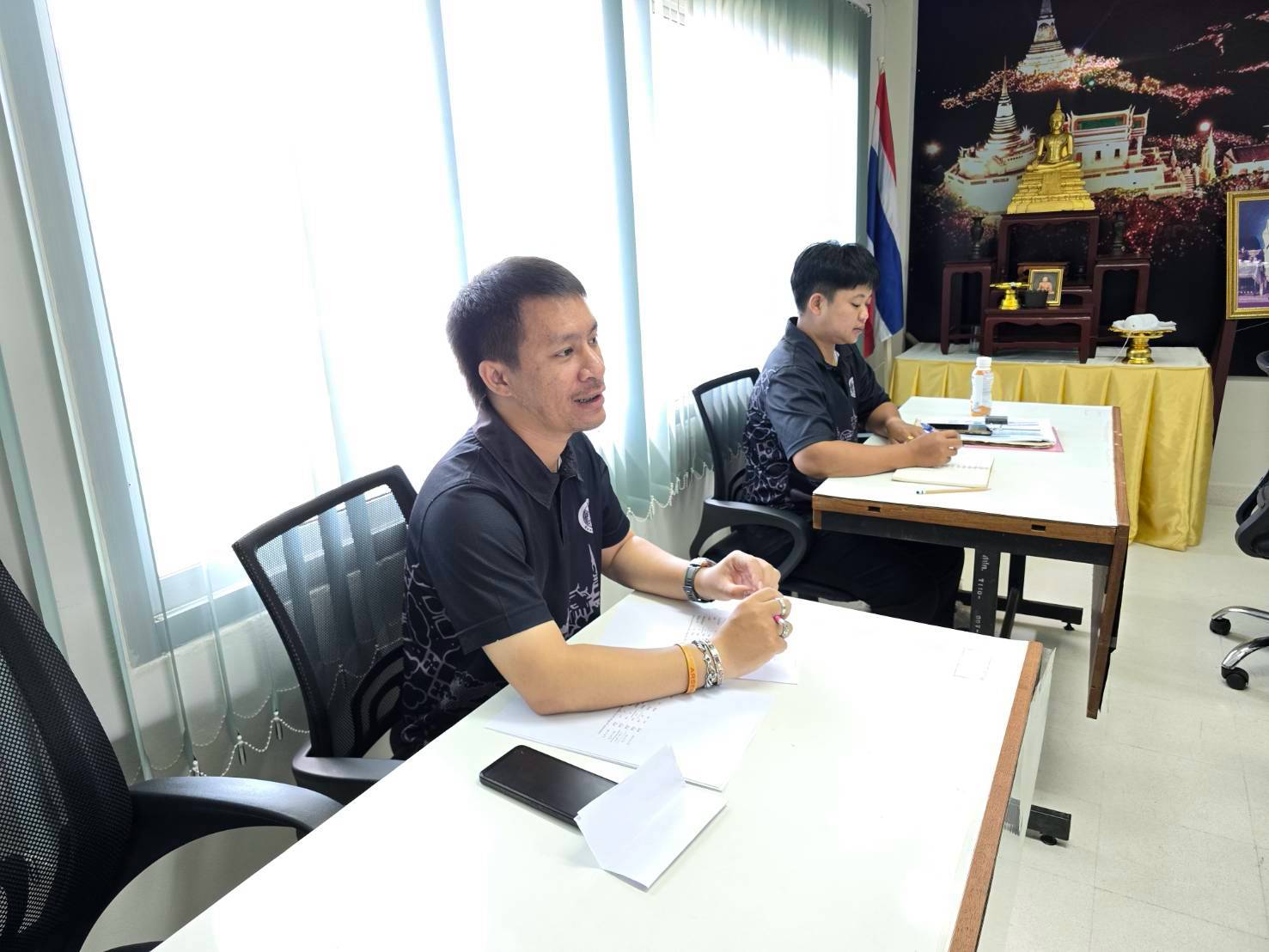 title - ปฏิรูปที่ดินจังหวัดเพชรบุรี พร้อมด้วย เจ้าหน้าที่ ส.ป.ก.เพชรบุรี ประชุมสรุปผลการติดตามแนวทางการแก้ไขปัญหาโครงการแก้ไขปัญหาที่ดินทำกินของเกษตรกรสภาประชาชน 4 ภาค ร่วมกับเจ้าหน้าที่ 3 สำนักของสำนักงานการปฏิรูปที่ดินเพื่ือเกษตรกรรม ได้แก่ สำนักกฎหมาย สำนักจัดการปฏิรูปที่ดิน และสำนักจัดการแผนที่และสารบบที่ดิน